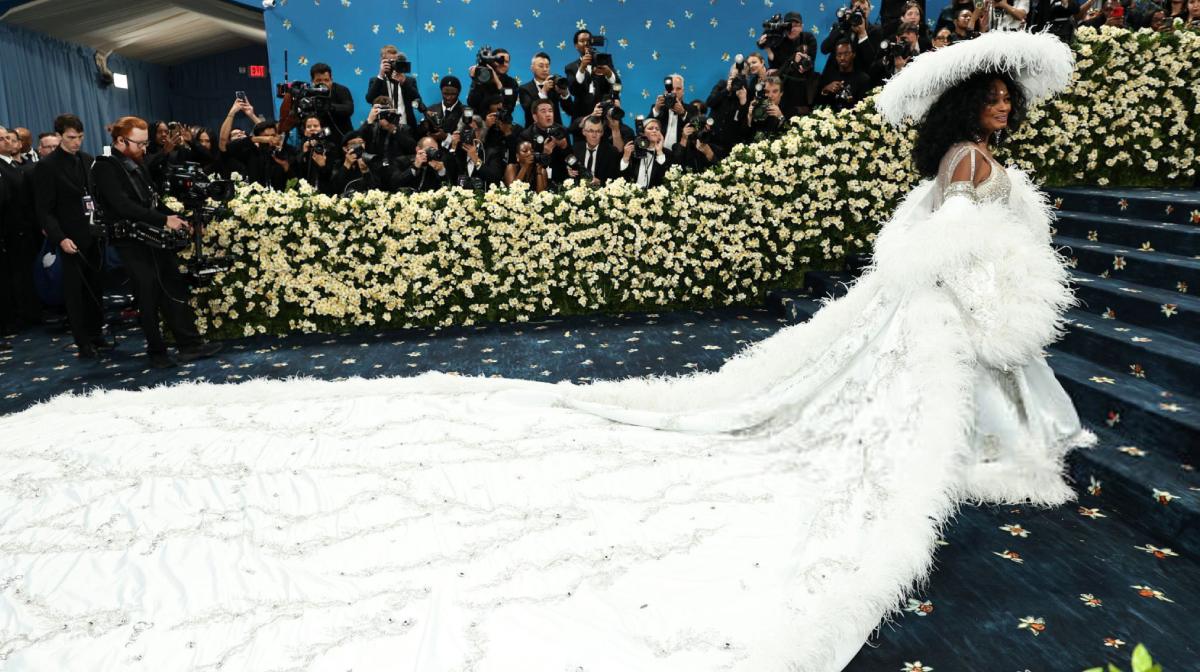 Diana Ross en la Met Gala 2025 y el secreto tras su vestido con los nombres de su familia bordados