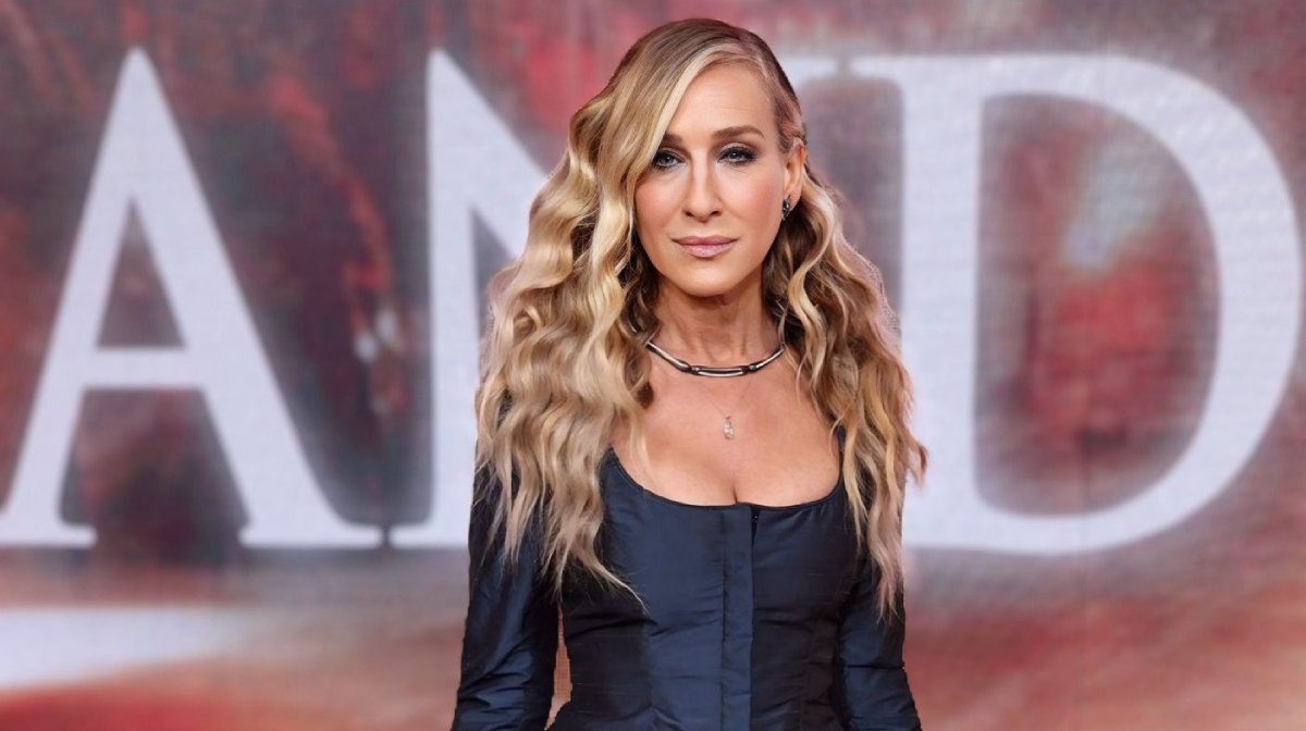 Sarah Jessica Parker lució un vestido de archivo de Vivienne Westwood para la red carpet de ‘And Just Like That 3’
