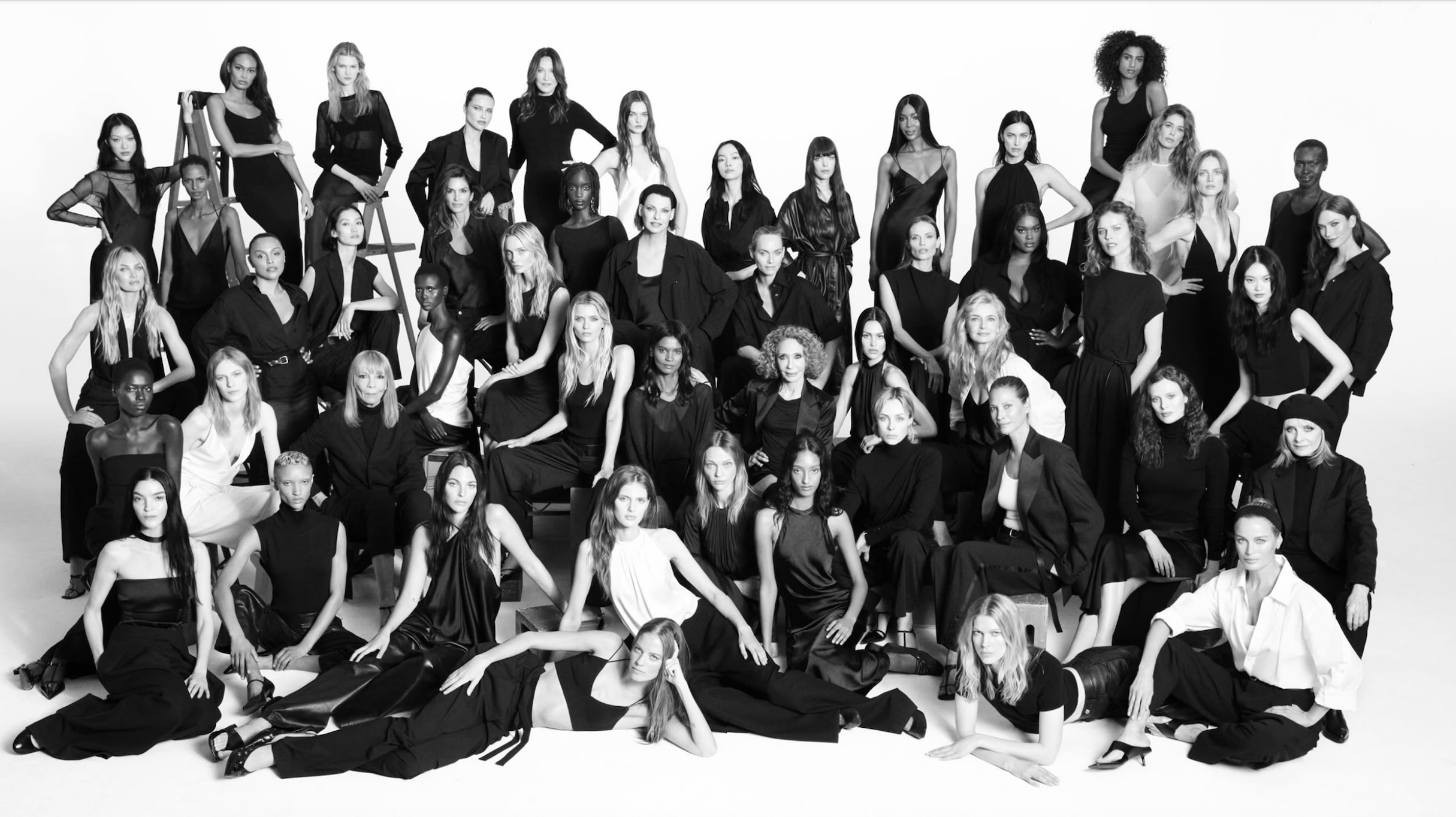 Zara cumple 50 años con Steven Meisel y 50 supermodelos en una producción de impacto