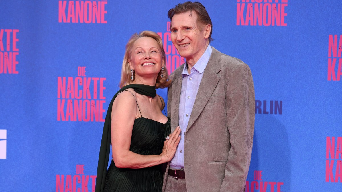 pamela anderson y liam neeson