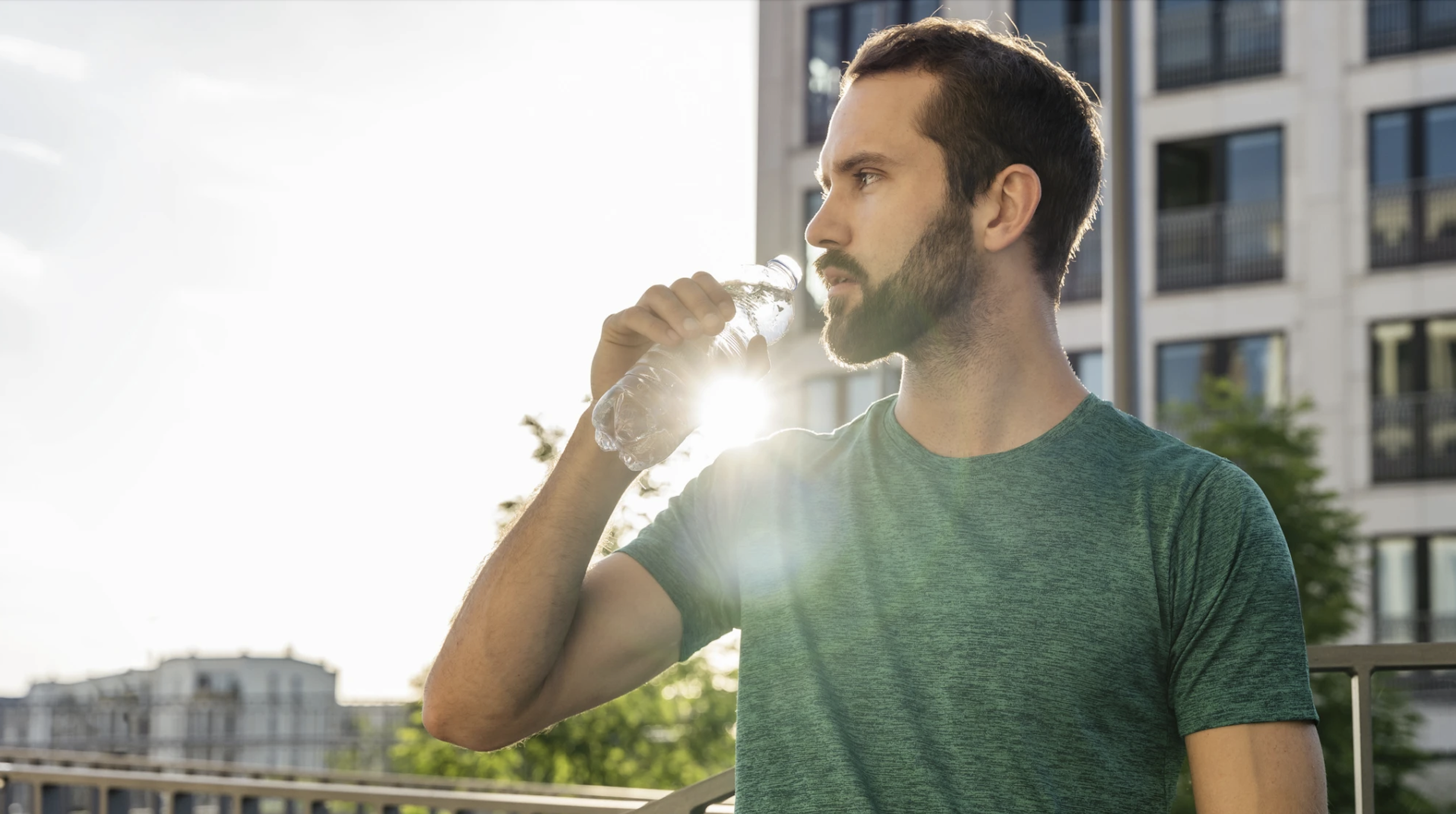 Cuánta agua debes tomar para perder peso (y cómo hacerlo sin poner en riesgo tu salud)