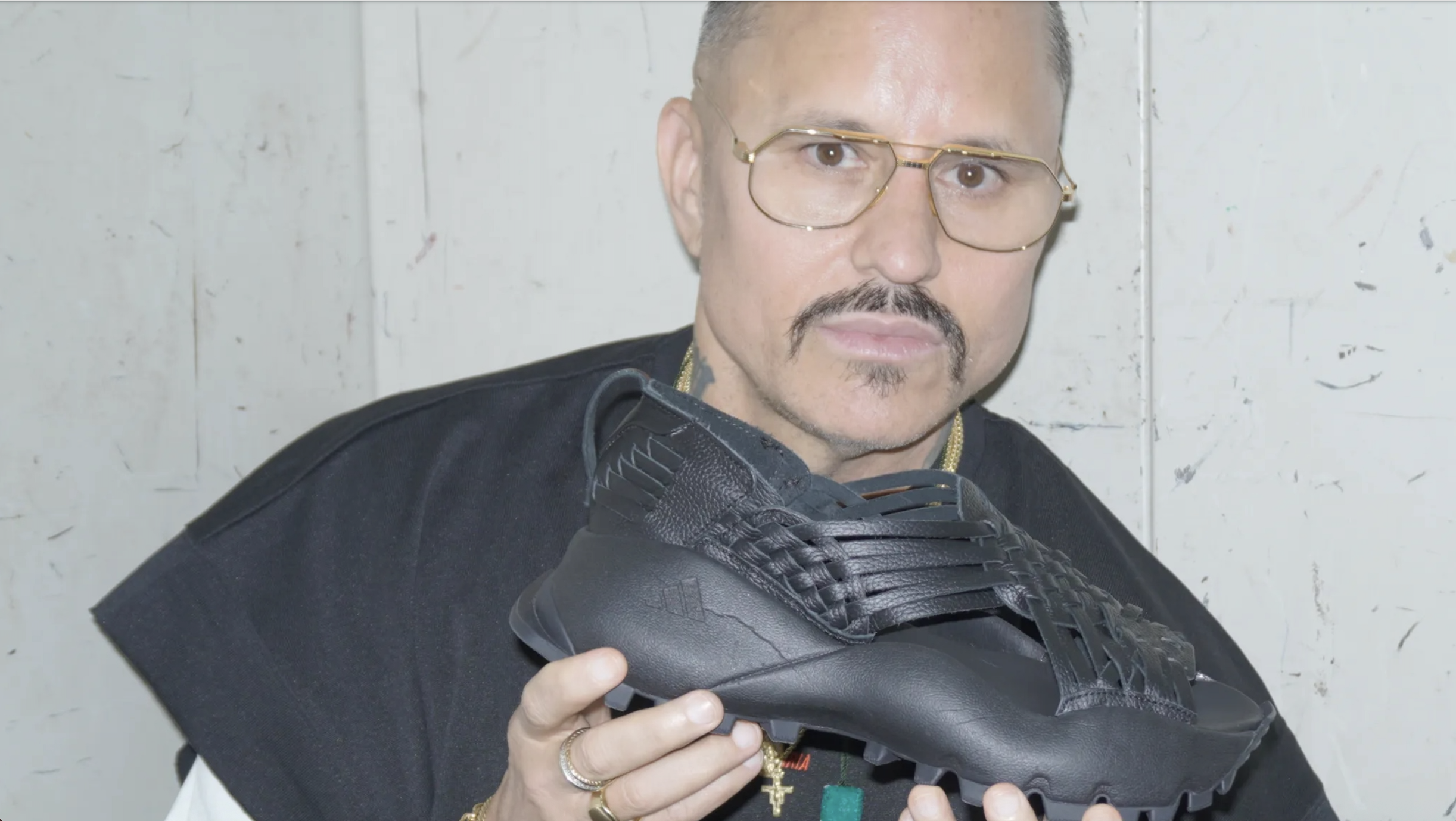 willy-chavarria-y-adidas-reimaginan-el-huarache-mexicano-asi-es-el-nuevo-oaxaca-slip-on