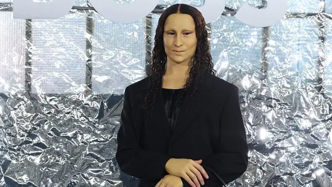 La Mona Lisa estuvo presente en el show de BOSS SS26 en Milán Fashion Week