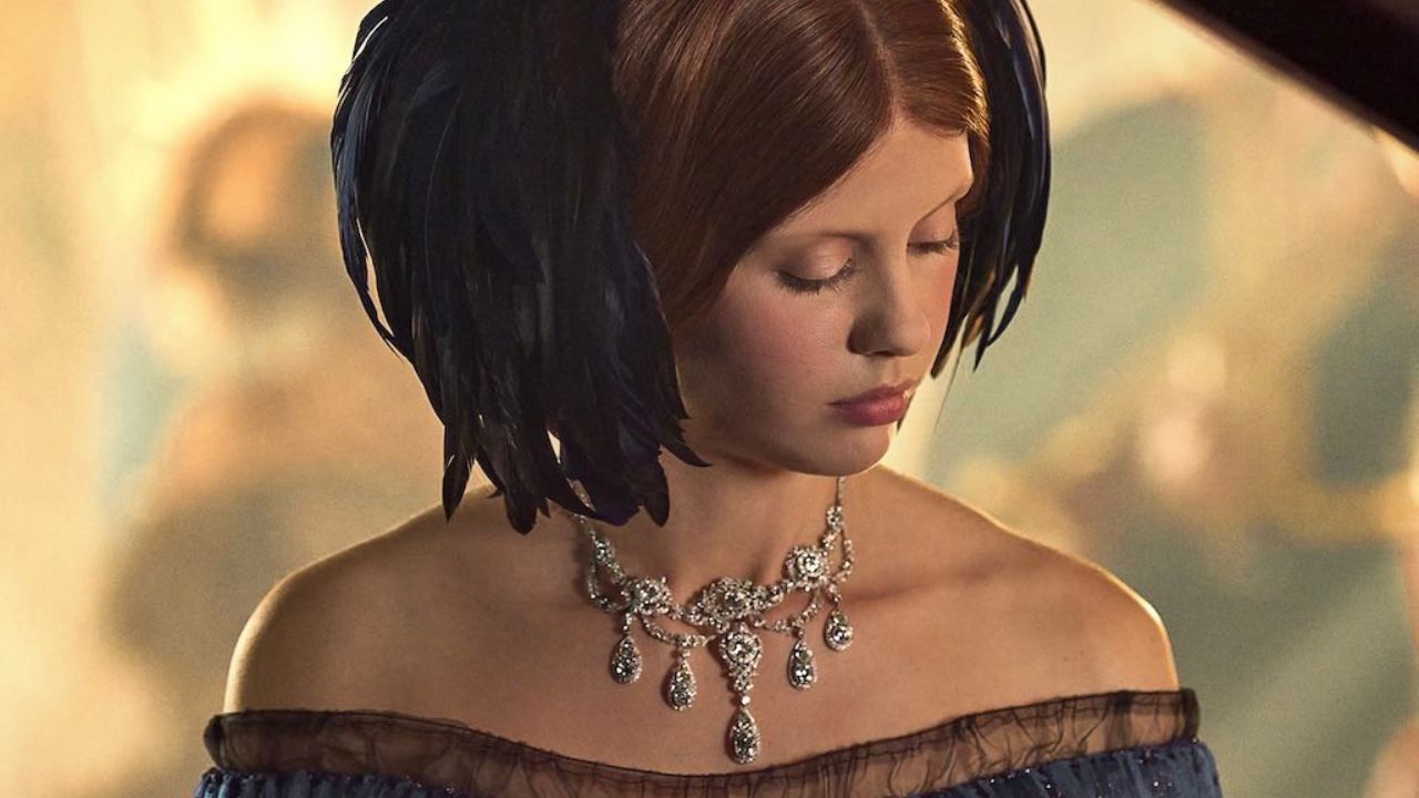 El histórico collar Tiffany que Mia Goth usará en Frankenstein, de Guillermo del Toro
