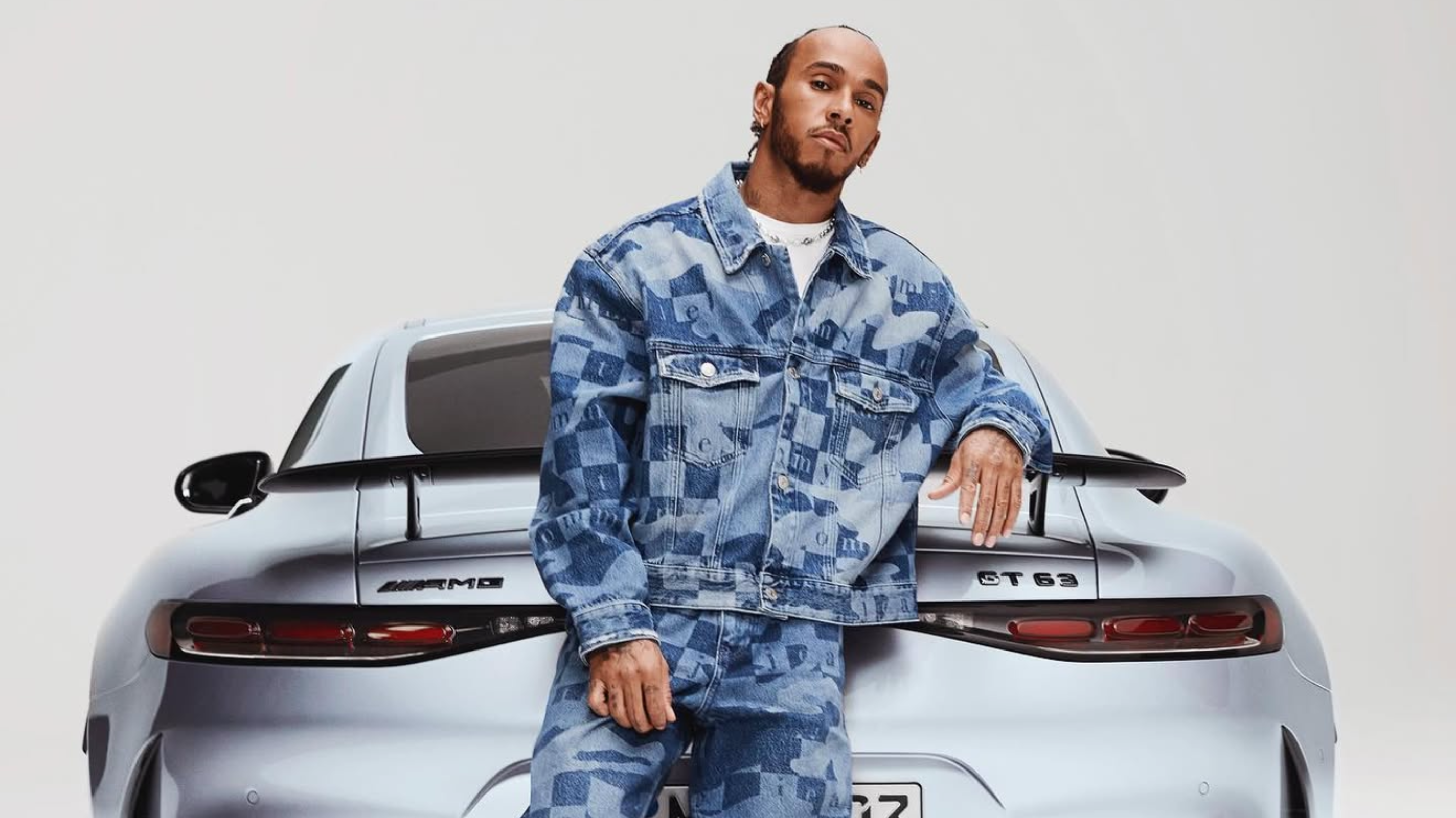 Lewis Hamilton sorprende al vender todos sus coches de lujo valorados en 14 millones de euros