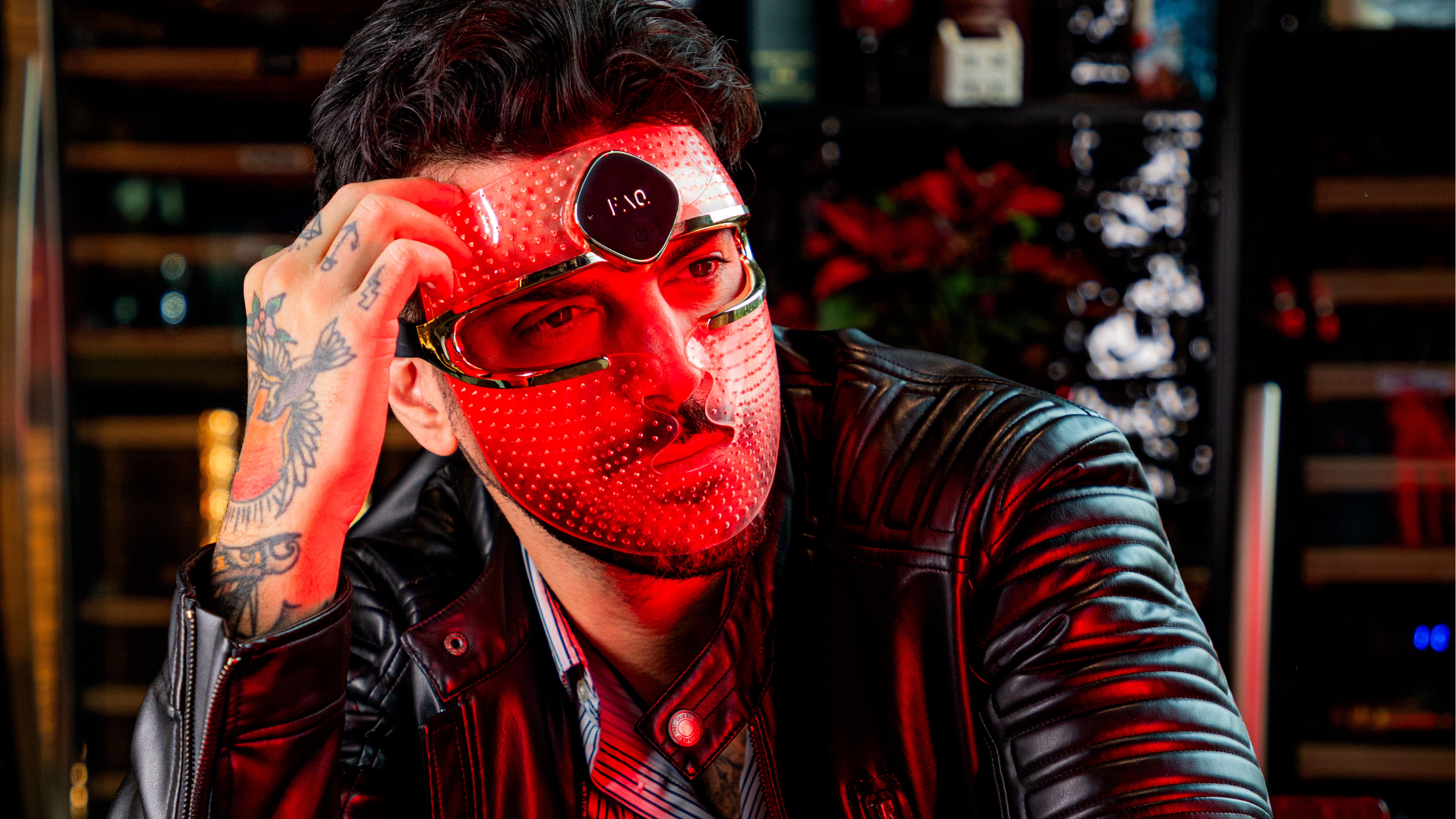 la-mascara-led-que-borra-el-cansancio-y-revive-tu-piel-en-otono