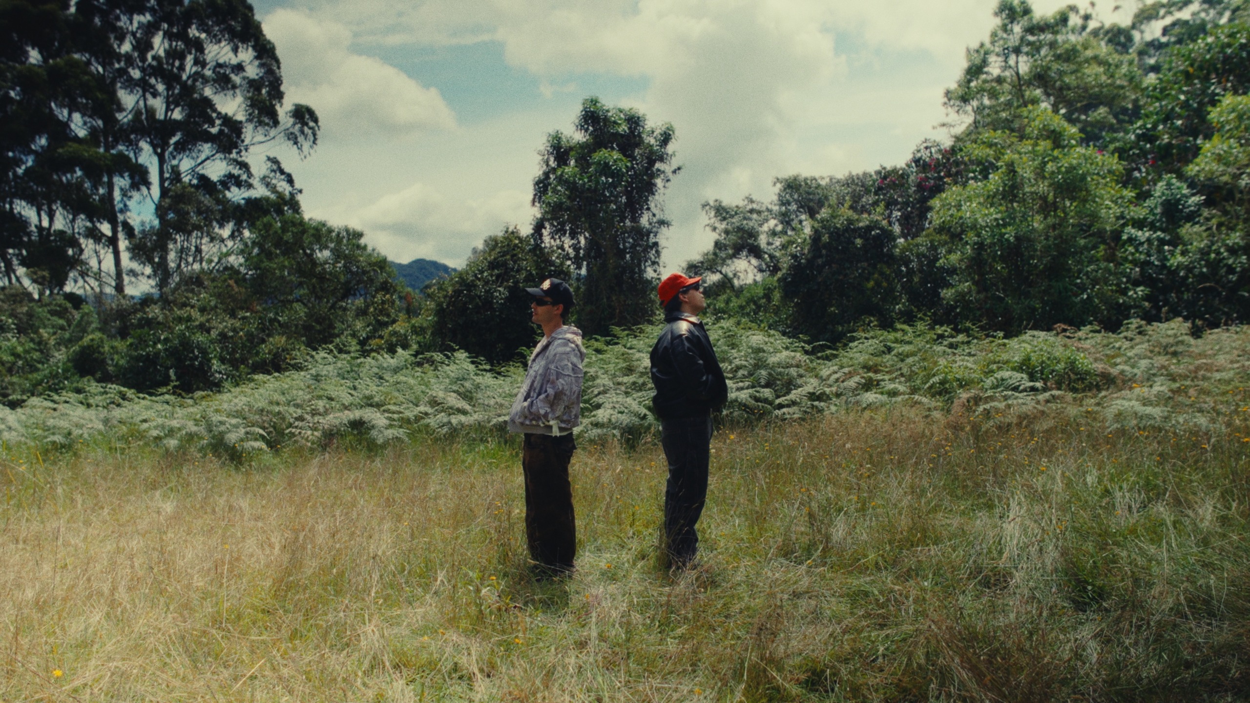 magna-y-riosse-lanzan-no-te-vayas-aunque-te-lo-pida-el-himno-emocional-del-cierre-de-ano