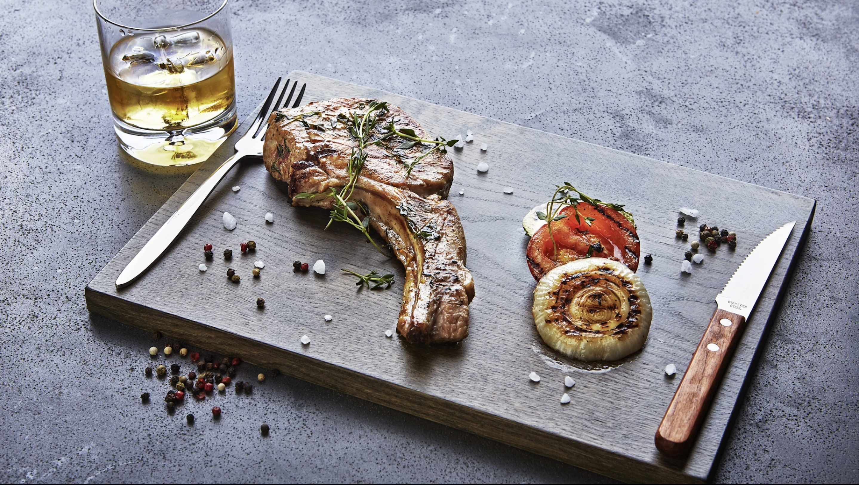 Guía definitiva de maridajes con whisky para Año Nuevo