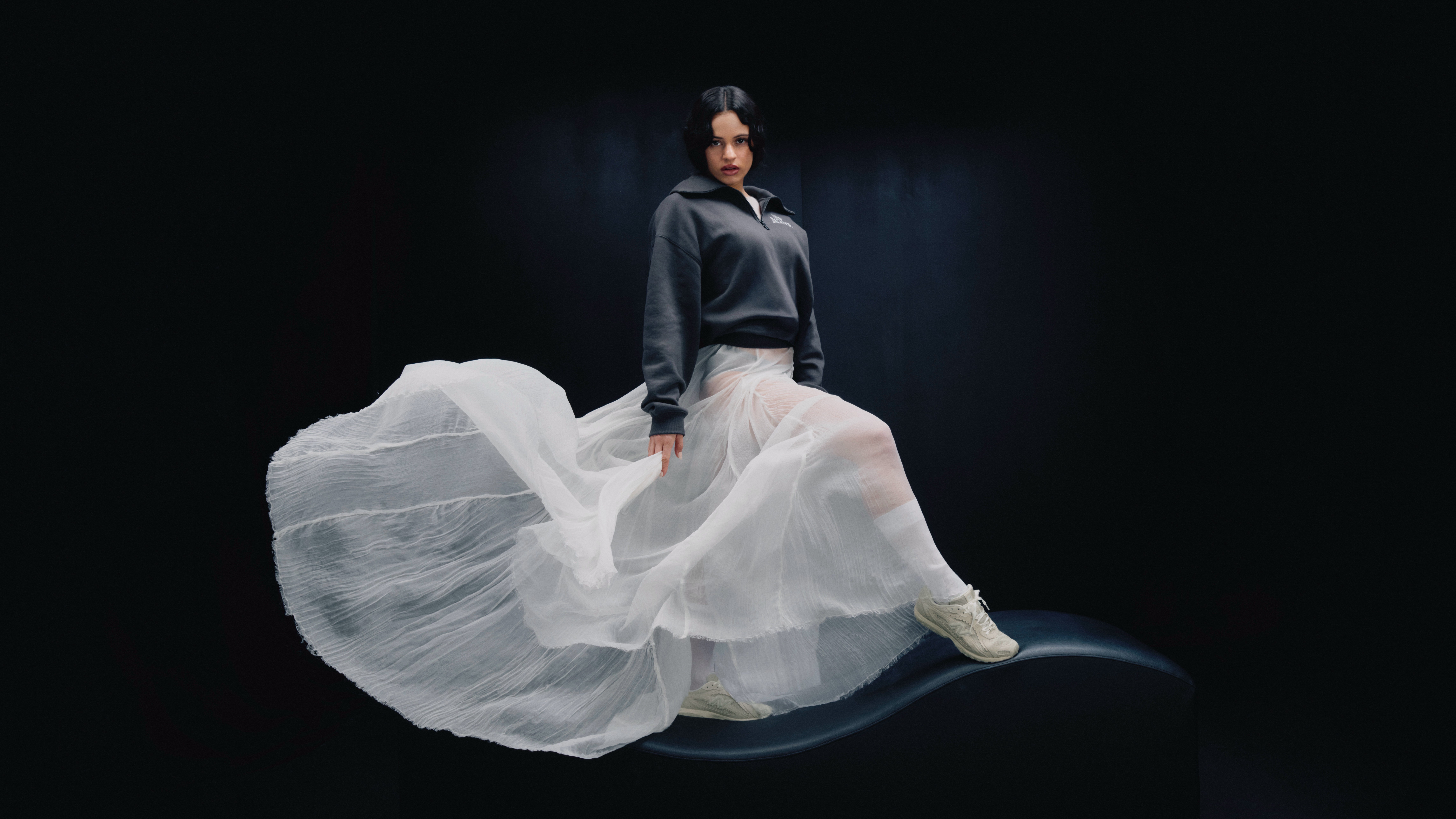 Rosalía y New Balance 204L: los sneakers que redefinen el lujo deportivo en 2026