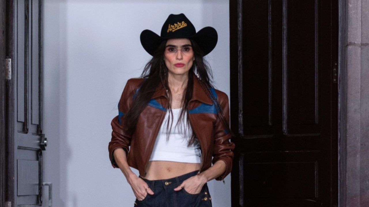 Alejandro Fernández y Karla Laveaga presentan Arrre en Fashion Week México; así luce la colección