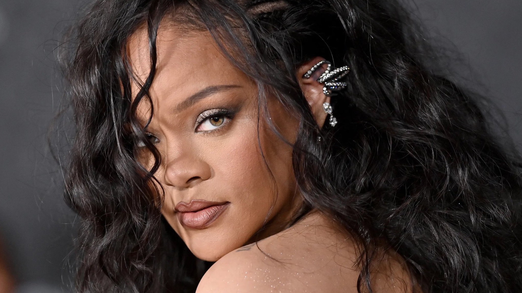 ¿Cuánto dinero tiene Rihanna? Así construyó su fortuna millonaria