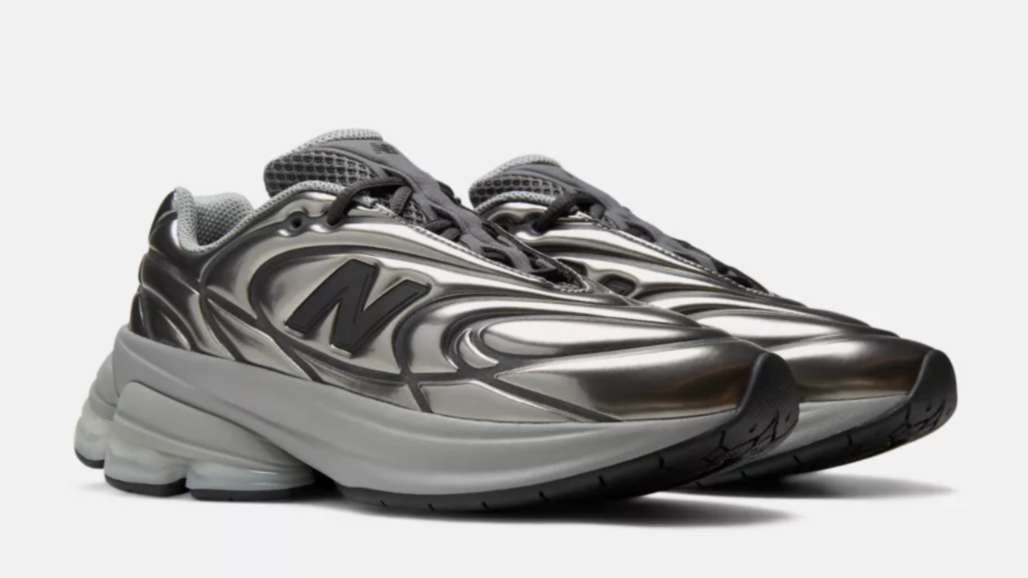 los-abzorb-5030-de-new-balance-reinventan-el-estilo-y2k