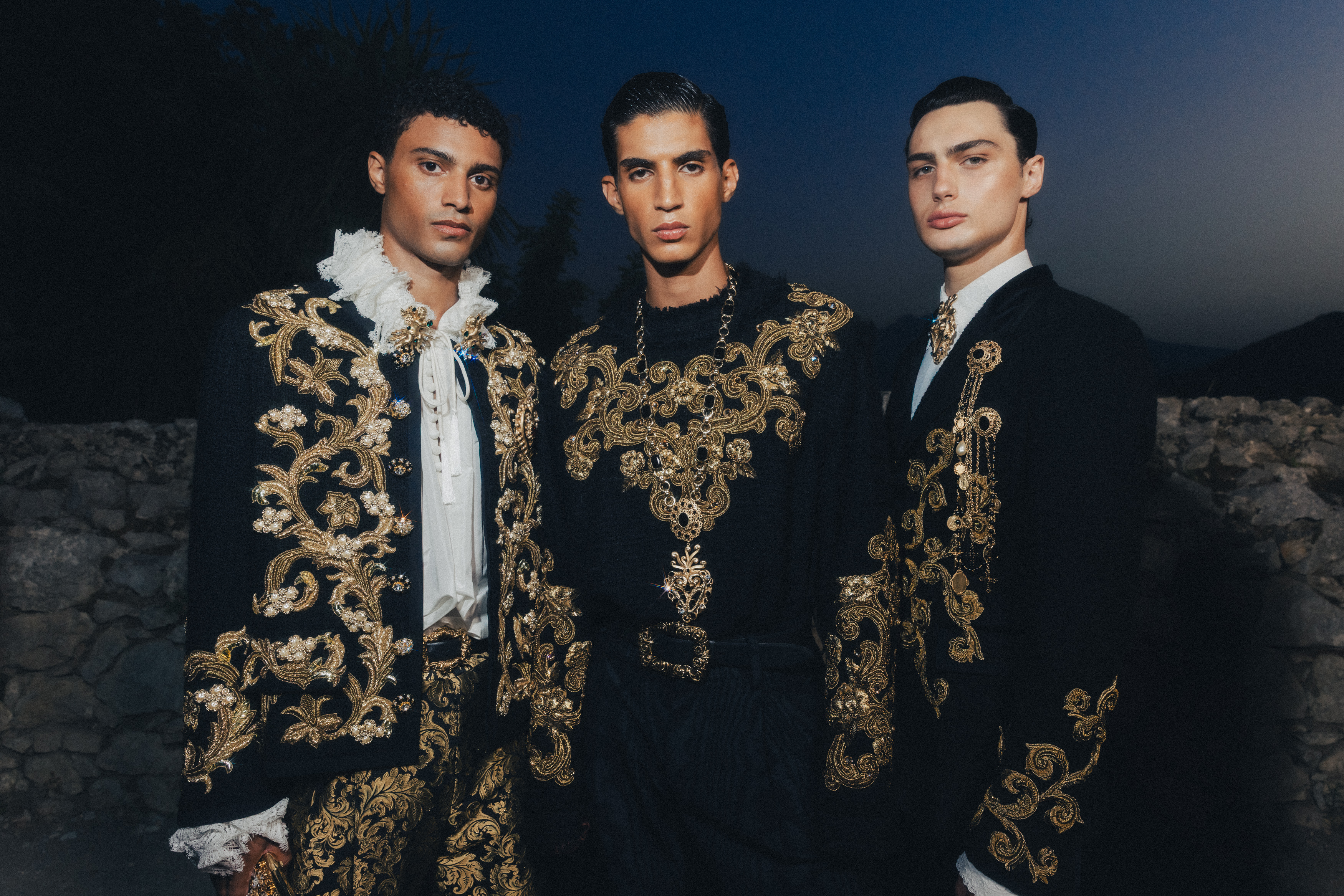 thetitle.mx:fashion-beauty:dolcegabbana-alta-sartoria-taormina-2026-la-coleccion-que-convirtio-el-honor-siciliano-en-una-obra-de-arte-2