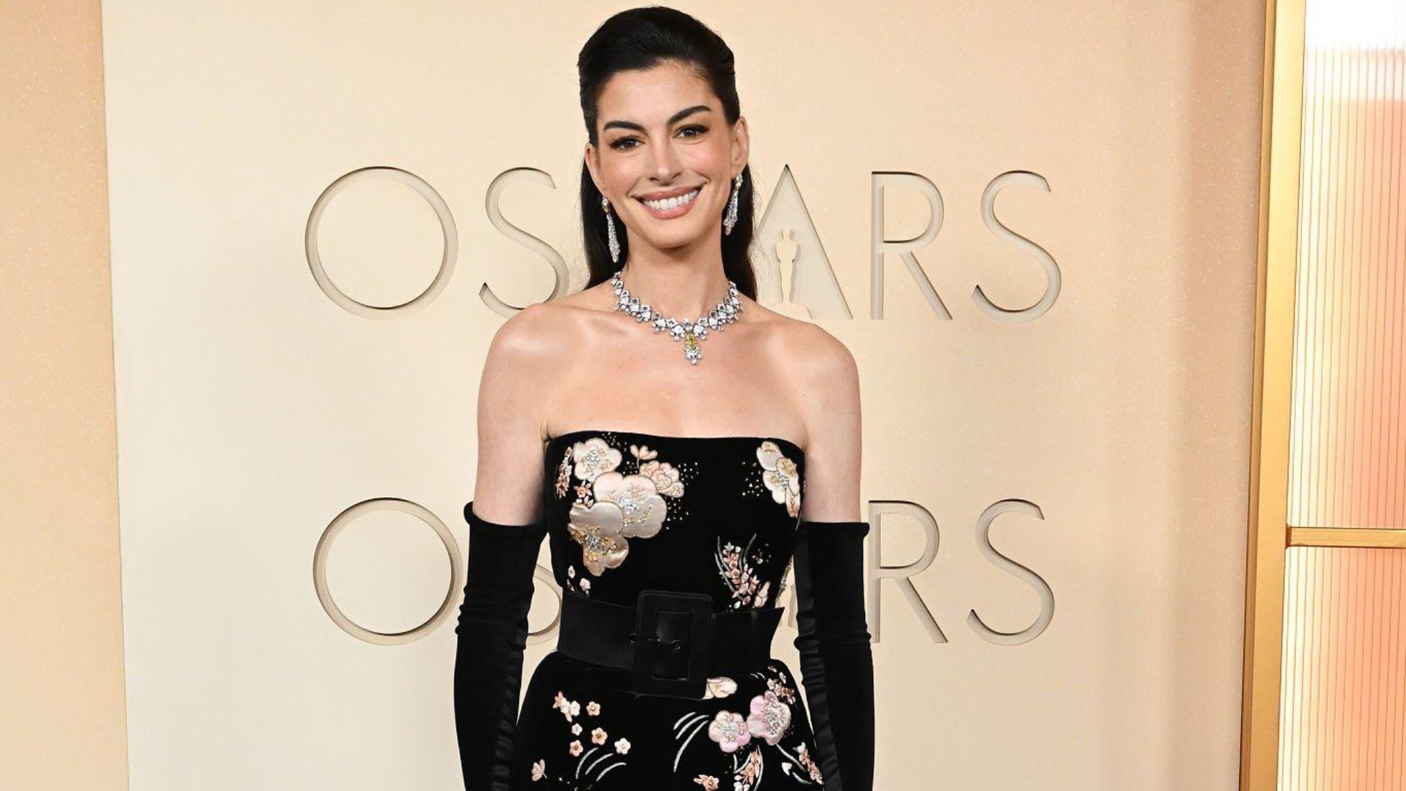 ¿De cuánto es la fortuna de Anne Hathaway? Esta es la película por la que más dinero ganó