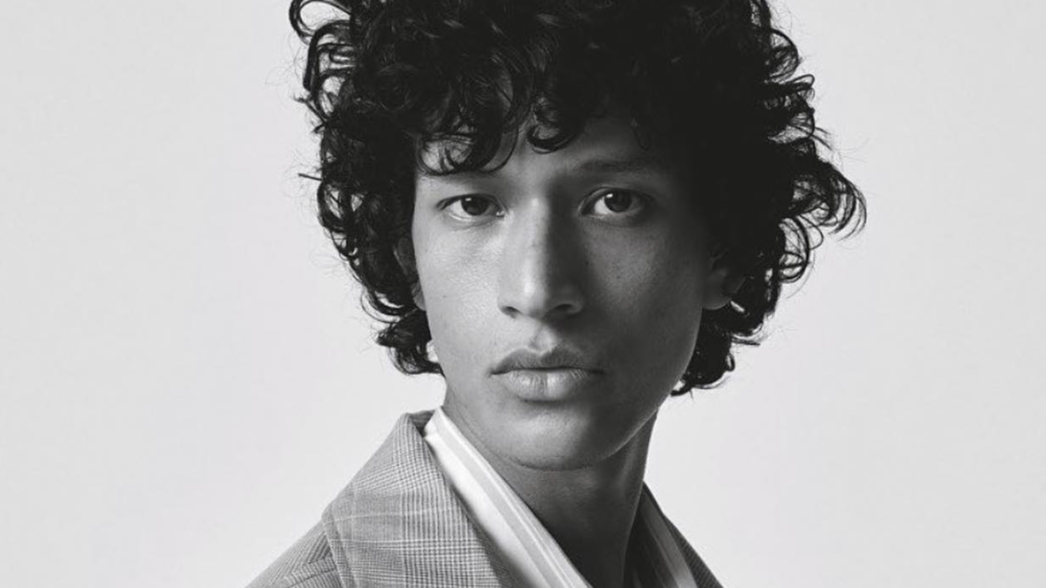 El ascenso internacional de Magdaleno Delgado, el modelo mexicano que debes conocer